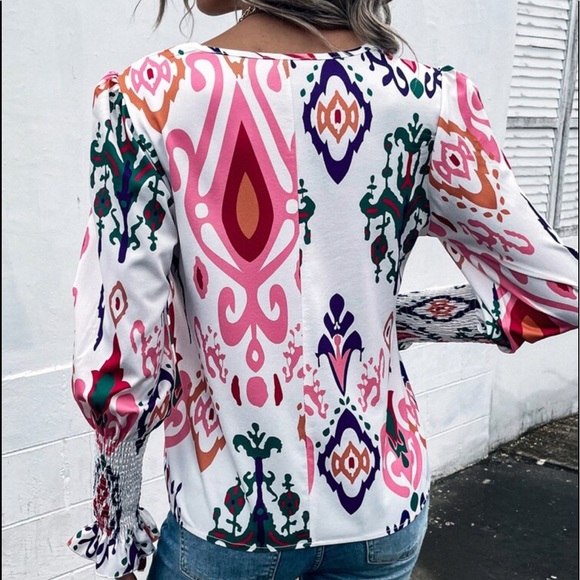 Boho Abstract Shirred Smocked Cuff Long Sleeve Top Blouse - Picture 3 of 6